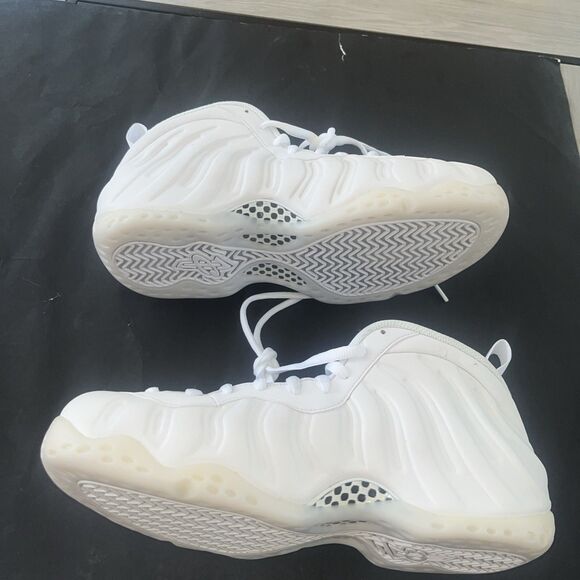 Size 9 - Nike Air Foamposite One Triple White main image 4